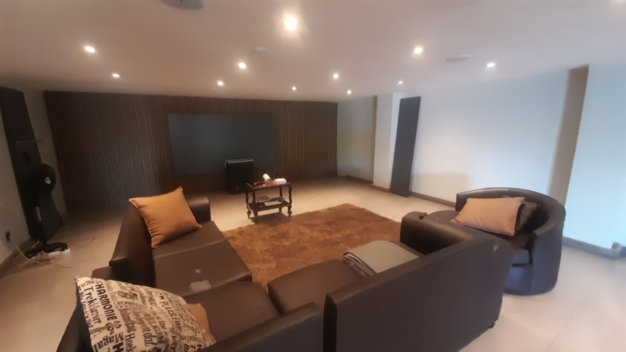 6 Bedroom Property for Sale in Birdwood Estate North West